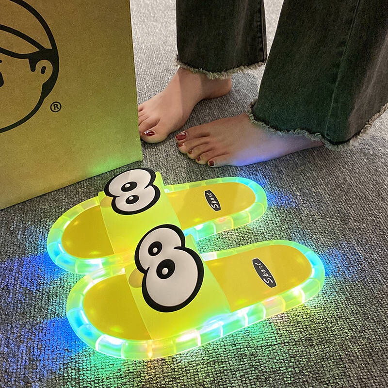 Funny Big Eyes Luminous Slide  - Home And Bathroom avis et prix