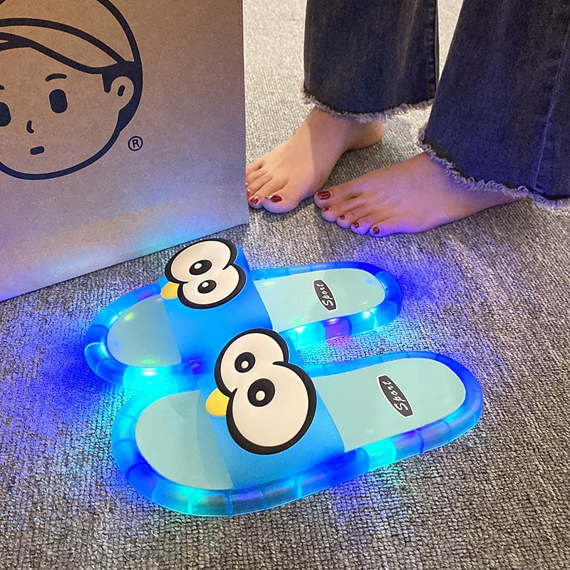Funny Big Eyes Luminous Slide  - Home And Bathroom avis et prix